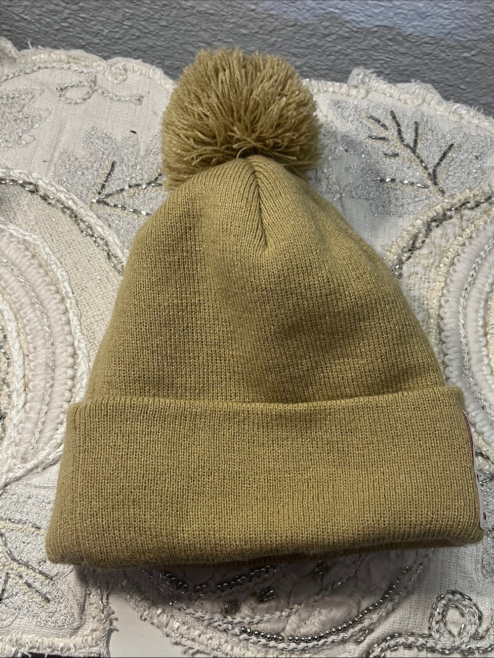 NWOT True Religion Tan Pom Pom Knit Beanie Hat Buddha Patch - Picture 6 of 8